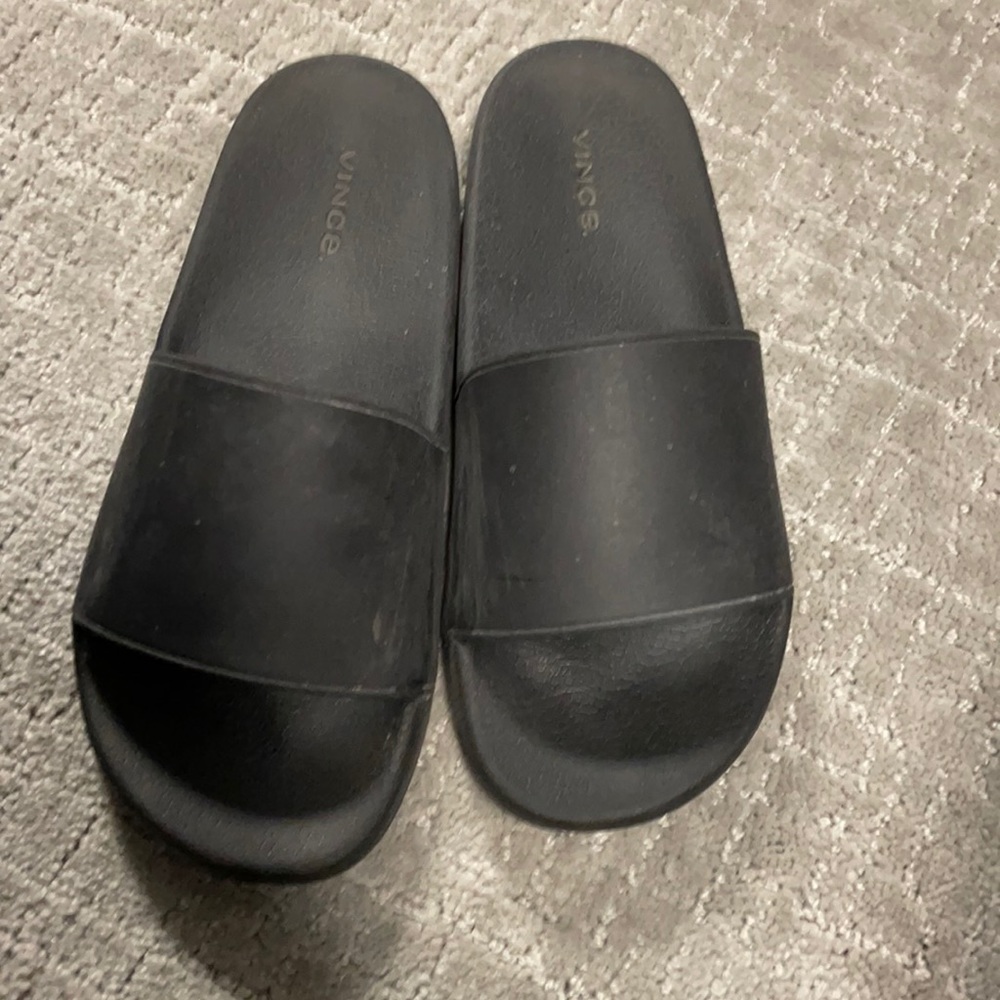 Vince slides - Picture 2 of 4